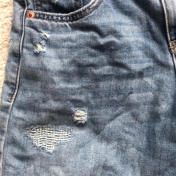 Levi's Boys Stay Loose  Distressed Denim Shorts, size 14 or 27 waist - Picture 3 of 9